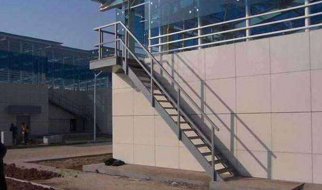 玻璃钢爬梯平台施工案例